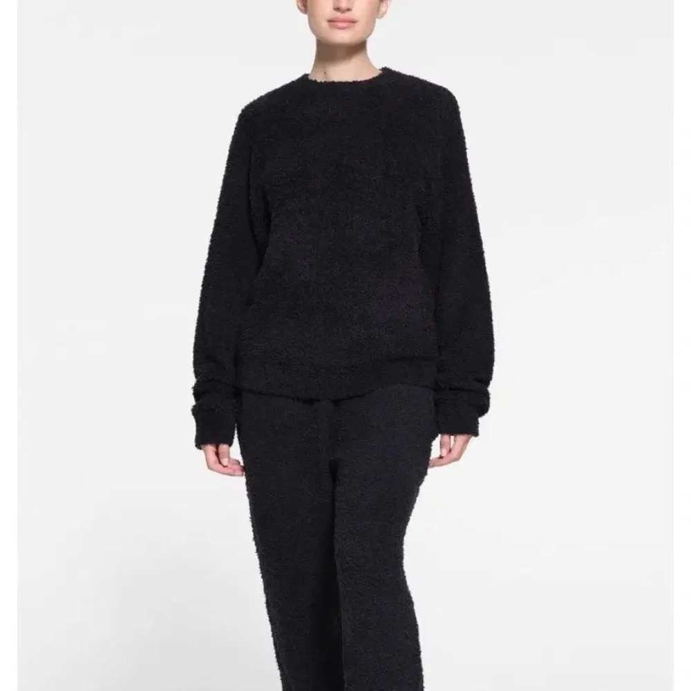 SKIMS Cozy‎ Knit Pullover Onyx Black Fuzzy Boucle Sweater XXS/XS NWT